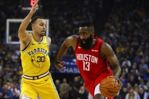 杨毅：巅峰哈登简直是无敌水平 但他季后赛某些比赛失常过于夸张