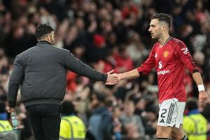 太阳报：达洛特参加曼联商业媒体日活动，客串广告拍摄