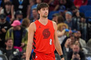 赶快找手感！阿夫迪亚首节5中0一分未得 仅拿2篮板2助攻