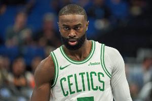 带队取胜！杰伦·布朗19中9&10罚8中砍下29分4板4助 第三节17分