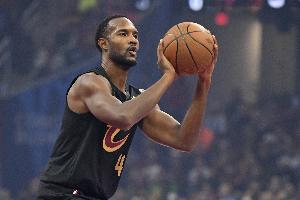 两双到手！莫布里13中7贡献22分12板4助4帽 正负值+18