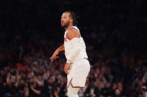 下半场没能延续火力！布伦森21中12砍33分11助攻 下半场得10分