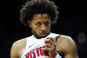 场均27.4分5.6板9.9助！詹宁斯：康宁汉姆会是28奥运美国首发控卫