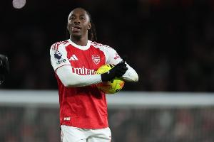 伟大的截胡！埃泽对热刺戴帽赛季5球3助，6750万镑转会已融入枪手