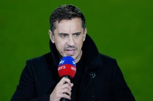 内维尔：曼联5后卫有什么用？卢克·肖磨磨蹭蹭假装卖力真受不了