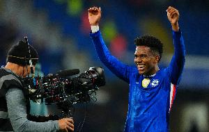 每体：埃斯特旺曾渴望去巴萨，但和亚马尔重叠+转会费4000万过高