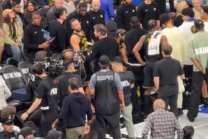 队记：库里最后一直一瘸一拐 医疗主管劝了好久终于让他离场！