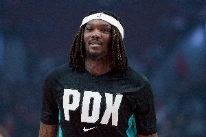 美记：近期可能出现不少重要中锋交易 包括罗威&弩机&理查兹等人