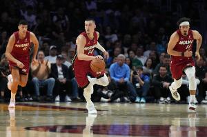 美记：希罗能适应热火新的进攻体系 上一场很多细节都能看出