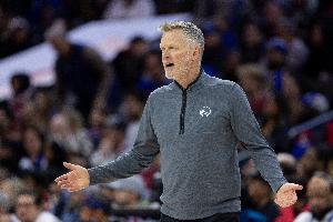 科尔谈火箭抢下25个进攻篮板：他们是历史进攻篮板率最高的球队