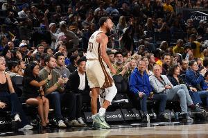 解说谈库里伤缺：不幸中的万幸 养好再复出年纪大了经不起一点伤