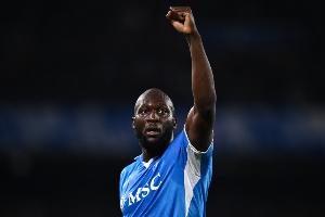 米体：卢卡库恢复进展远超预期，有望在欧冠提前复出对阵本菲卡