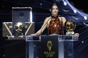 邦马蒂：我不会拿自己和梅西比较，他的成就属于另一个层次