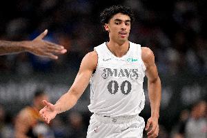 可圈可点！克里斯蒂半场6中4拿到11分 三分5中3