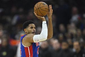 老夫聊发少年狂！哈里斯中距离如神附体&全场12中10砍下26分4板！