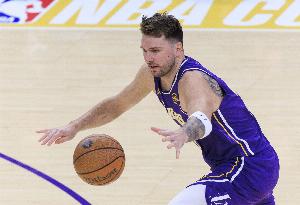 东契奇生涯15次首节砍20+ 有统计以来历史第一多&登库分列二三