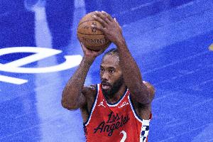 败局已定&小卡末节19分！美记：若换做其他球星 我会大加赞扬