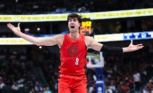 回去多练！开拓者全队罚球32中21&命中率65.6% 猛龙66.7%半斤八两