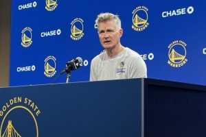 上赛季三分命中率45.6%！今天是否会派赛斯上场？科尔：毫不犹豫