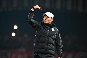 东体：中国男篮表现低迷，邵佳一也将面临更大的外部舆论压力