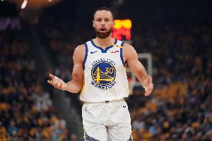 韦德：当我们谈GOAT或那些改变比赛的人时 你绝不可能不提库里！