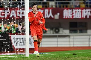 记者：拜合拉木将从新疆飞到深圳，再前往肇庆向U22国足报到