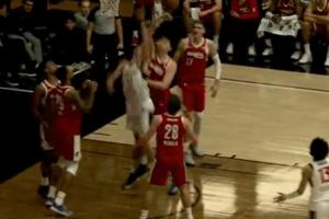 黄雀在后！弗里曼托篮下想攻 杨瀚森大手伸出直接扇飞收走皮球