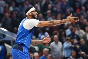 队记：弗拉格是独行侠长期招牌 球队将继续探索交易浓眉的可能性