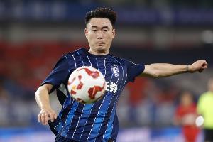 媒体人：三镇原本希望能与邓涵文续约，但遗憾最终未能成功