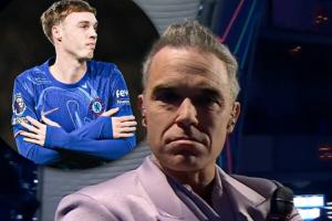 世界杯抽签仪式表演嘉宾罗比·威廉姆斯现场模仿帕尔默庆祝！