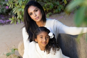 小女儿9岁啦！瓦妮莎INS：生日快乐！我们超爱你 超级明星！