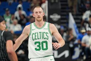 豪泽：当看到年轻人找到自我明确核心价值 这种感觉很特别