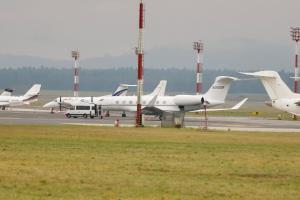 爸辅加成归来！东契奇已经乘坐私人飞机返回美国