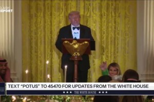 太闷骚啦！理发师给帕尔默戴上了义乳，帕尔默还自己捏了捏