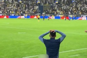 这是40岁的人能干出来的事？C罗复刻对尤文惊世倒勾惊呆队友