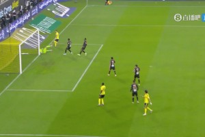 可惜！马内禁区内送妙传，C罗后点插上打门遭神扑！