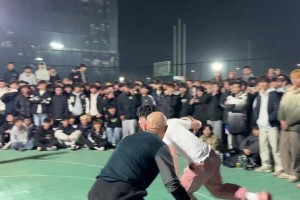 吧友们看看蔡老板水平如何？刚满61岁的篮网老板蔡崇信比赛视频