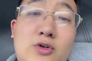 勤奋！王俊杰赛后在球馆加练投篮！姿势很流畅啊！