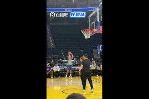 老子也是库里！老哥没法比赛 塞斯-库里迎来勇士赛季首秀！