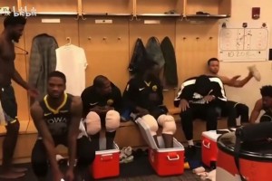 全员逗比！名场面：宇宙勇时期更衣室内全员尬舞！