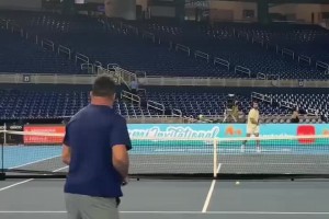 有点东西！和阿尔卡拉斯对打网球的胖子是谁？