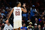 彻底碾压！骑士第三节以44-19净胜马刺25分杰伦·泰森个人16分
