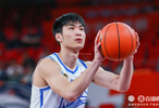 攻防俱佳填满数据栏！王凡懿5投4中&三分3中3得11分4板3助2断1帽